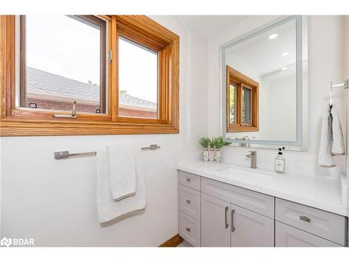 12 Lincoln Place, Unionville, ON - Indoor Photo Showing Bathroom