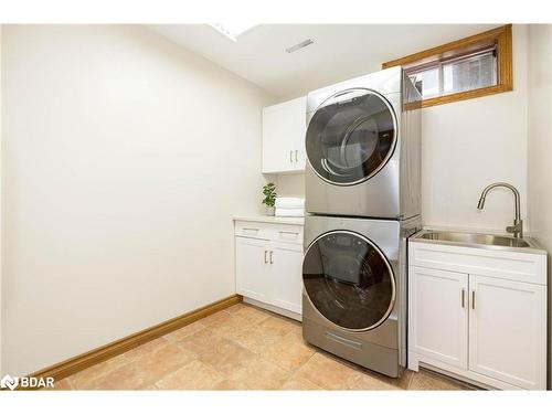 12 Lincoln Place, Unionville, ON - Indoor Photo Showing Laundry Room