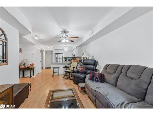 112-50 Mulligan Lane, Wasaga Beach, ON - Indoor Photo Showing Living Room