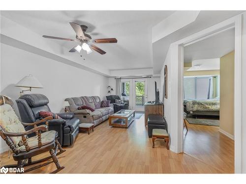 112-50 Mulligan Lane, Wasaga Beach, ON - Indoor Photo Showing Living Room