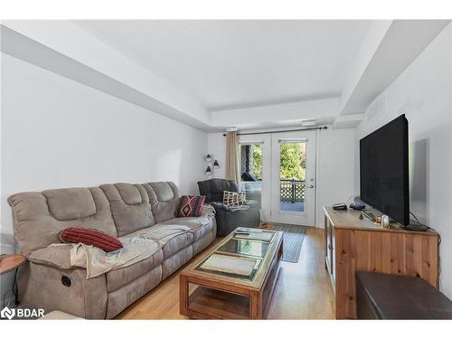 112-50 Mulligan Lane, Wasaga Beach, ON - Indoor Photo Showing Living Room