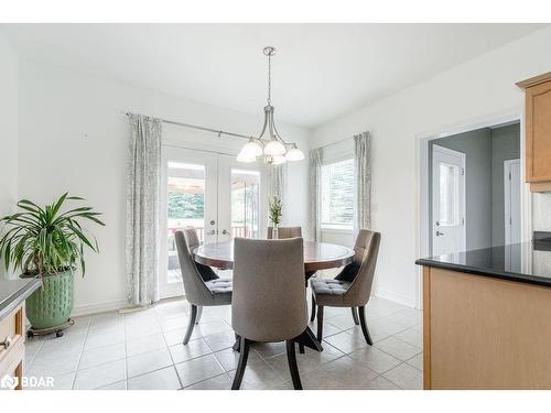 31 Vanderpost Crescent, Essa, ON - Indoor Photo Showing Dining Room