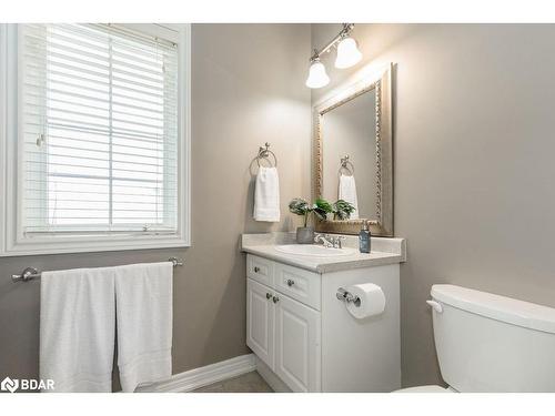 31 Vanderpost Crescent, Essa, ON - Indoor Photo Showing Bathroom