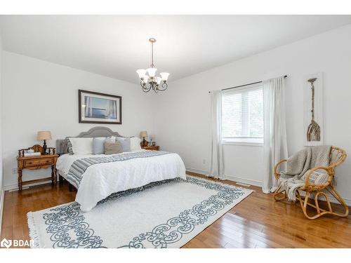 31 Vanderpost Crescent, Essa, ON - Indoor Photo Showing Bedroom