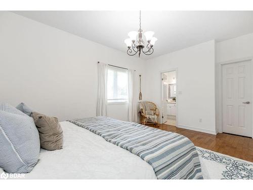 31 Vanderpost Crescent, Essa, ON - Indoor Photo Showing Bedroom