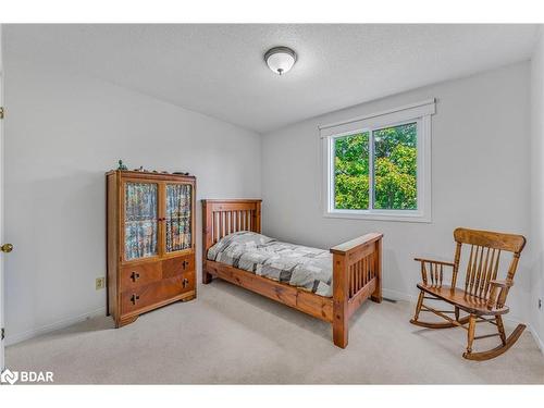 114 Garden Drive, Barrie, ON - Indoor Photo Showing Bedroom