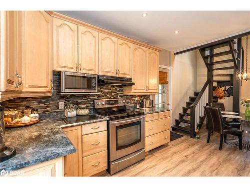 102 Wellington Street E, Alliston, ON - Indoor Photo Showing Kitchen