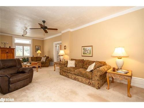 102 Wellington Street E, Alliston, ON - Indoor Photo Showing Living Room