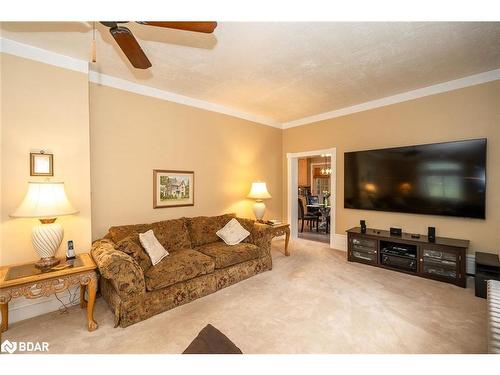 102 Wellington Street E, Alliston, ON - Indoor Photo Showing Living Room