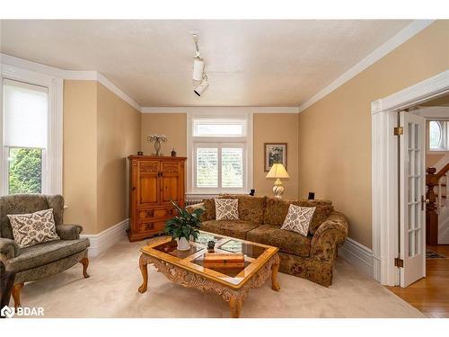 102 Wellington Street E, Alliston, ON - Indoor Photo Showing Living Room