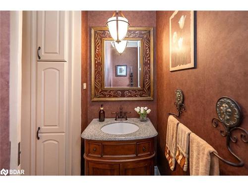 102 Wellington Street E, Alliston, ON - Indoor Photo Showing Bathroom