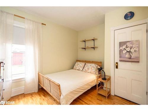 102 Wellington Street E, Alliston, ON - Indoor Photo Showing Bedroom