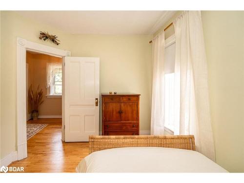 102 Wellington Street E, Alliston, ON - Indoor Photo Showing Bedroom