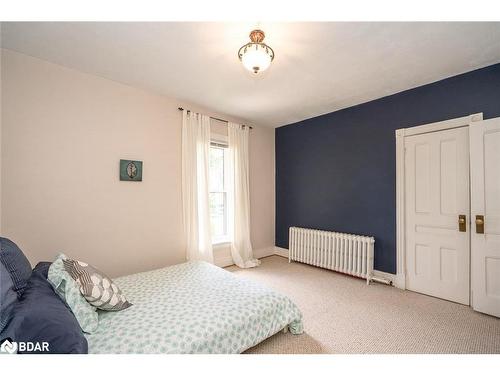 102 Wellington Street E, Alliston, ON - Indoor Photo Showing Bedroom