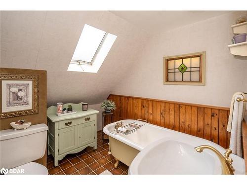 102 Wellington Street E, Alliston, ON - Indoor Photo Showing Bathroom