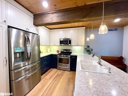 886 Muskoka Road 10 Road, Port Sydney, ON - Indoor Photo Showing Kitchen With Double Sink