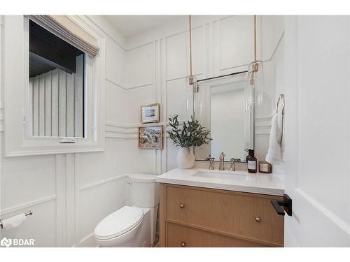 660 Mapleview Drive E, Innisfil, ON - Indoor Photo Showing Bathroom