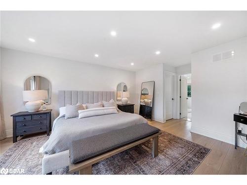 660 Mapleview Drive E, Innisfil, ON - Indoor Photo Showing Bedroom