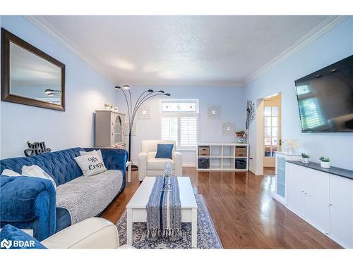 356 Third Street, Midland, ON - Indoor Photo Showing Living Room