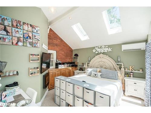 356 Third Street, Midland, ON - Indoor Photo Showing Bedroom