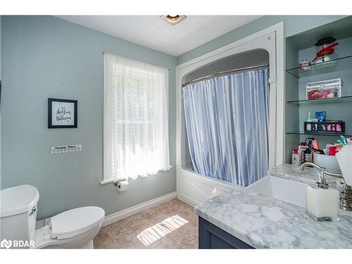 356 Third Street, Midland, ON - Indoor Photo Showing Bathroom