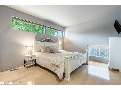 183 Cedar Island Road, Orillia, ON - Indoor Photo Showing Bedroom