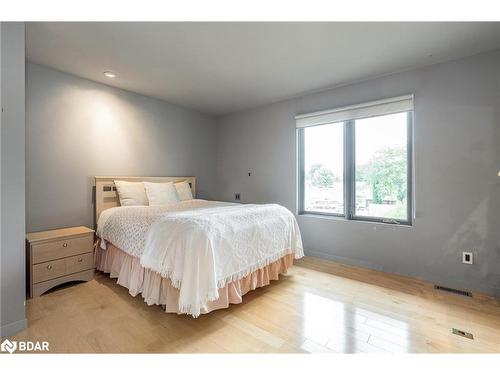 183 Cedar Island Road, Orillia, ON - Indoor Photo Showing Bedroom