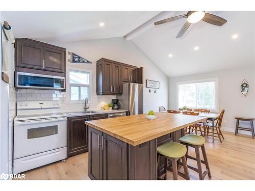 152 Silver Birch Crescent, Tay, ON - Indoor Photo Showing Kitchen