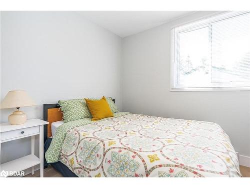 152 Silver Birch Crescent, Tay, ON - Indoor Photo Showing Bedroom