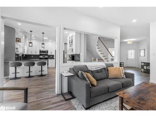 11 Black Ash Trail, Barrie, ON - Indoor Photo Showing Living Room