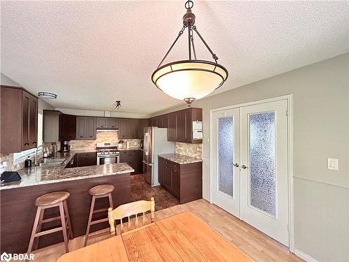 24 Broadview Street, Collingwood, ON - Indoor Photo Showing Kitchen