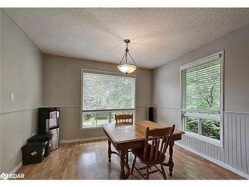 24 Broadview Street, Collingwood, ON - Indoor Photo Showing Dining Room