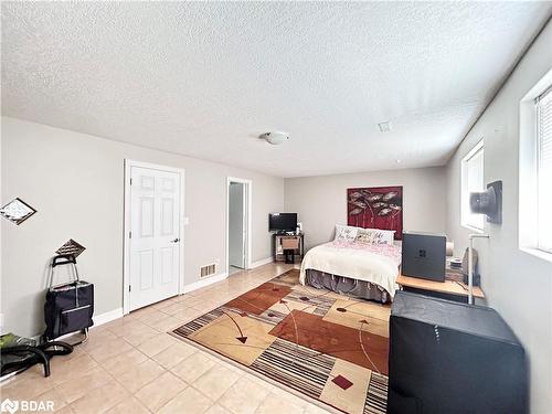 24 Broadview Street, Collingwood, ON - Indoor Photo Showing Bedroom