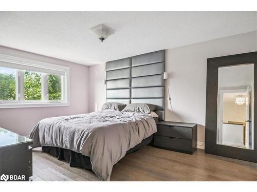 6375 Millers Grove, Mississauga, ON - Indoor Photo Showing Bedroom