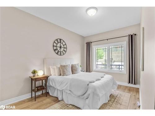 92 Lily Drive, Orillia, ON - Indoor Photo Showing Bedroom