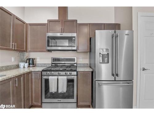 92 Lily Drive, Orillia, ON - Indoor Photo Showing Kitchen