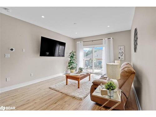 92 Lily Drive, Orillia, ON - Indoor Photo Showing Living Room