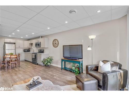 92 Lily Drive, Orillia, ON - Indoor Photo Showing Living Room