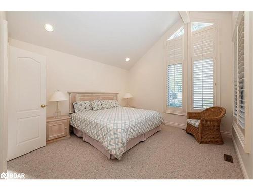 1373 Maple Road, Innisfil, ON - Indoor Photo Showing Bedroom