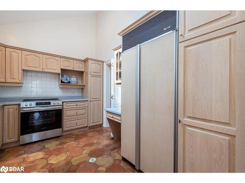 1373 Maple Road, Innisfil, ON - Indoor Photo Showing Kitchen