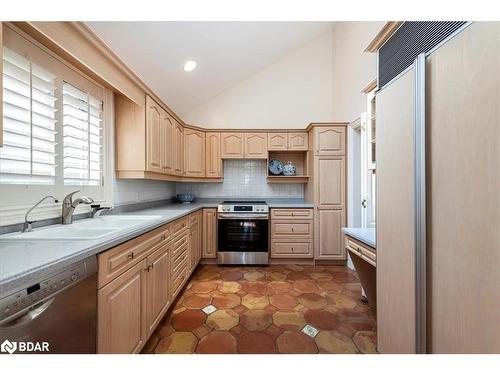 1373 Maple Road, Innisfil, ON - Indoor Photo Showing Kitchen With Double Sink