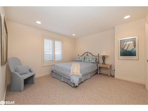 1373 Maple Road, Innisfil, ON - Indoor Photo Showing Bedroom