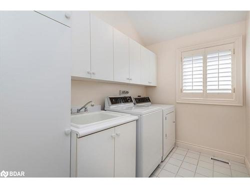 1373 Maple Road, Innisfil, ON - Indoor Photo Showing Laundry Room