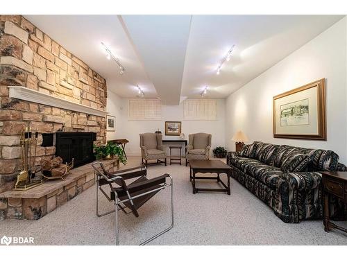 1373 Maple Road, Innisfil, ON - Indoor Photo Showing Living Room With Fireplace