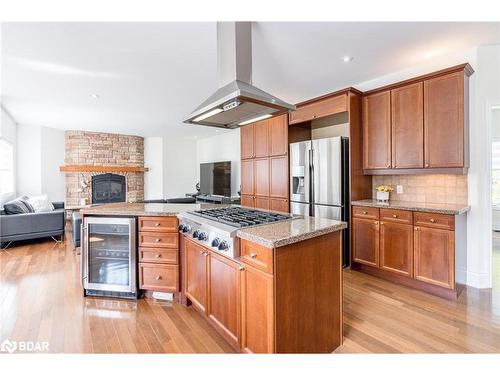 39 Vanderpost Crescent, Thornton, ON - Indoor Photo Showing Kitchen