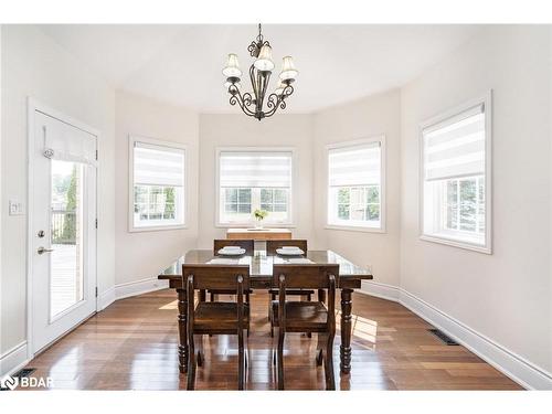 39 Vanderpost Crescent, Thornton, ON - Indoor Photo Showing Dining Room