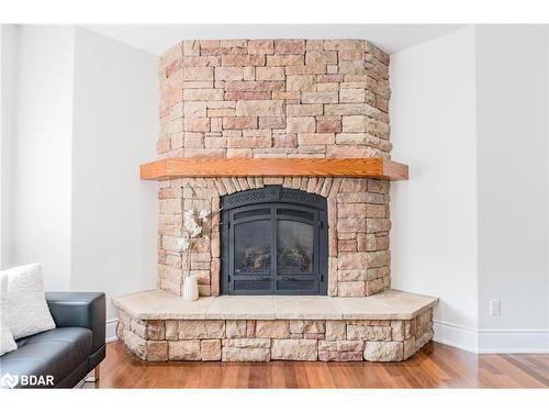 39 Vanderpost Crescent, Thornton, ON - Indoor Photo Showing Living Room With Fireplace