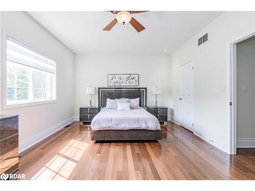 39 Vanderpost Crescent, Thornton, ON - Indoor Photo Showing Bedroom