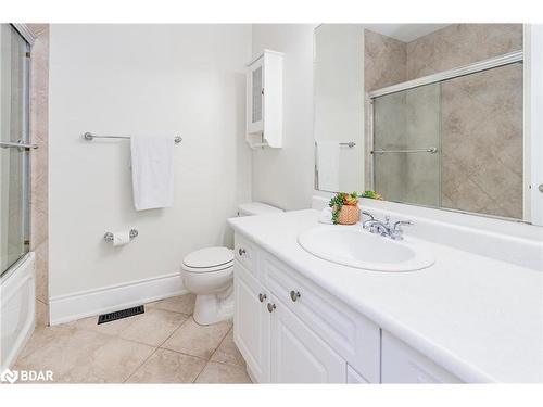 39 Vanderpost Crescent, Thornton, ON - Indoor Photo Showing Bathroom