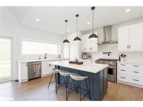 17 Clydesdale Court, Coldwater, ON - Indoor Photo Showing Kitchen With Upgraded Kitchen